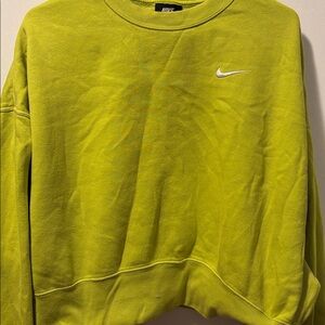 Women’s Like Green Nike Crewneck Cropped Size S